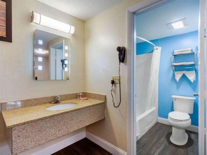 Econo Lodge By Choice - Cape Cod West Yarmouth Zewnętrze zdjęcie